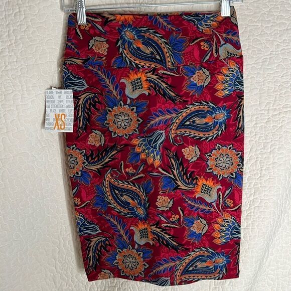 NWT LulaRoe Cassie Skirt - Picture 1 of 4